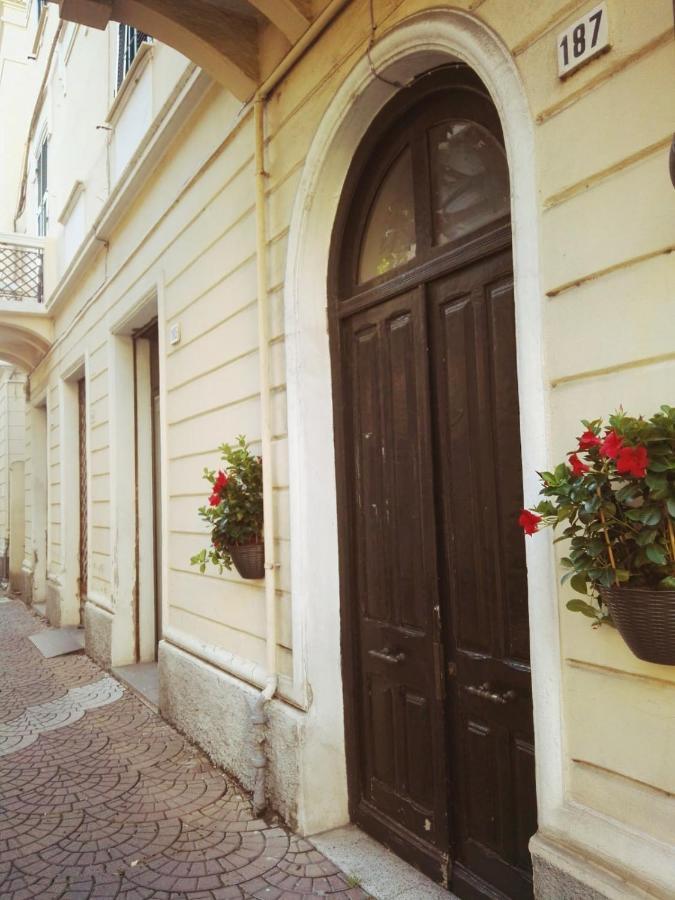 La Via Del Mare Apartment อัลเบงกา ภายนอก รูปภาพ
